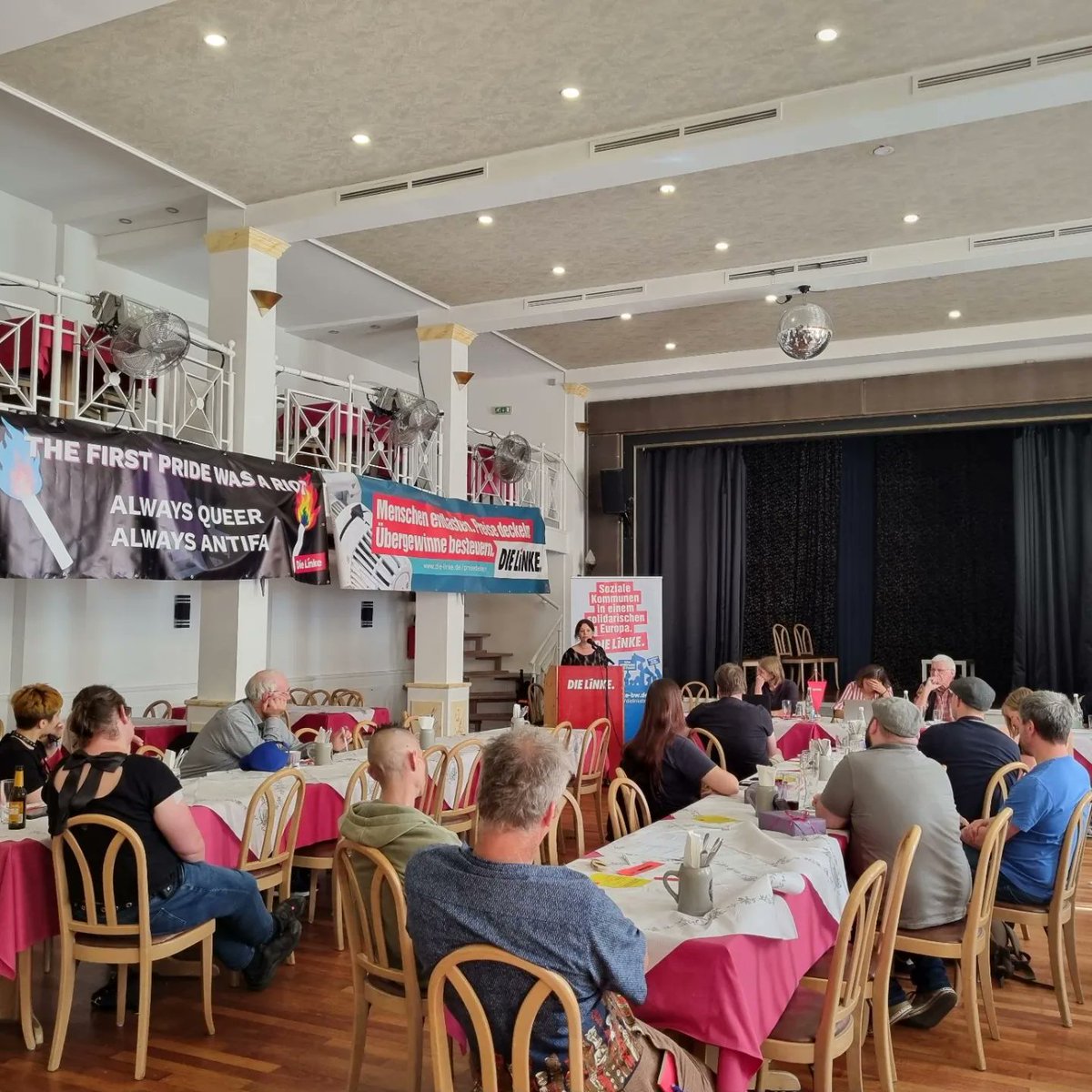 DieLinke_KA's tweet photo. Wir hatten heute Kreisparteitag und einen neuen Vorstand gewählt.

Kreissprecherin und Kreissprecher sind Tanja Kaufmann und @michel_brandt_ Schatzmeisterin Anne Berghoff Mitgliederbeauftragte Serena Schmidt und Marcel Bauer, Landkreisbeauftragter Jürgen Creutzmann. https://t.co/xHTZsCPEWj