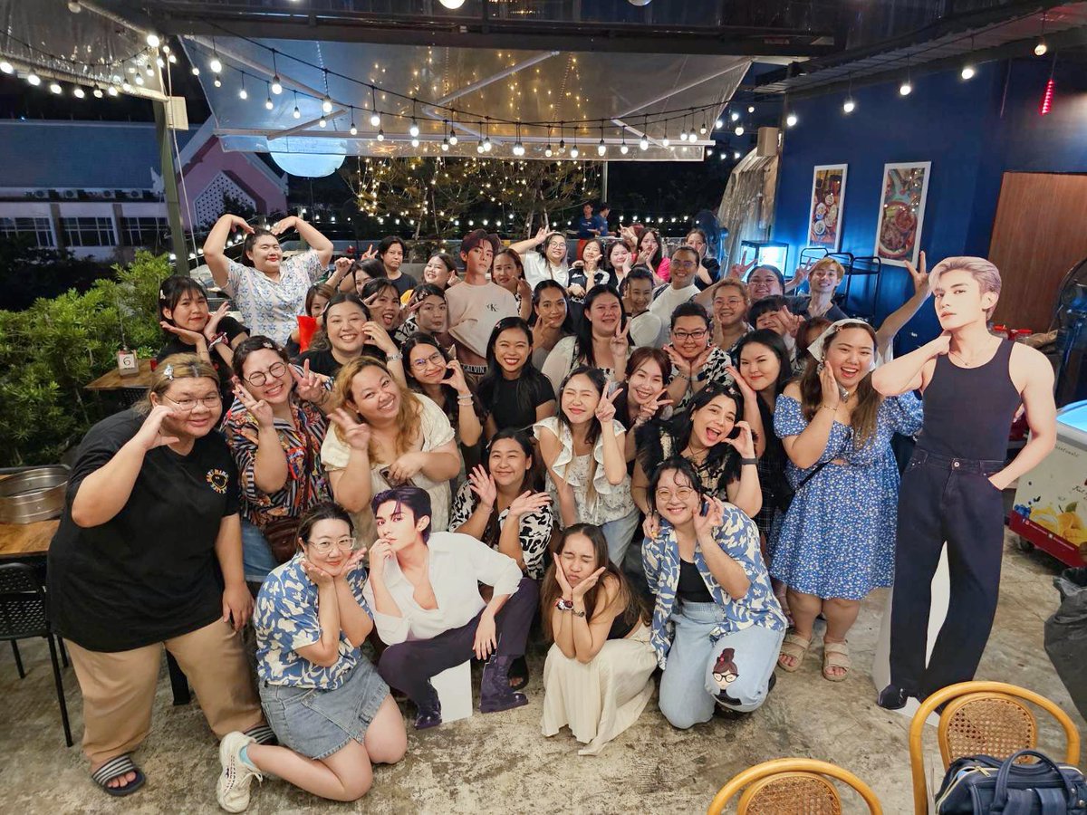 mmblue_'s tweet image. ขอใช้พื้นที่ตรงนี้ในการขอบคุณพี่ๆทุกคนมากเลยนะคะ ที่มาจอยมาสนุกสนานด้วยกันในวันนี้ ผ่านไปอีกปีแบบแฮปปี้มากๆ ปีหน้ามาเจอกันใหม่นะคะทุกคน🫶🏻🖤

✨@jjrchan @NetSiraphop_J @_or_ae @bba_daa @naissx @Korkungi55 ✨

#กินหมูหมึกกุ้งกะยูวิทมายบูพี่เน็ต
#HappyNetDay2024
#Net27thBDProject…