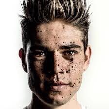 Vi har det største kuld af fænomenale cykelryttere i mange årtier

#Pogacar #VanDerPoel #Evenepoel &amp; #Vingegaard

Jeg ved godt hvem den mest generøse stjerne er 🚴‍♂️🤓