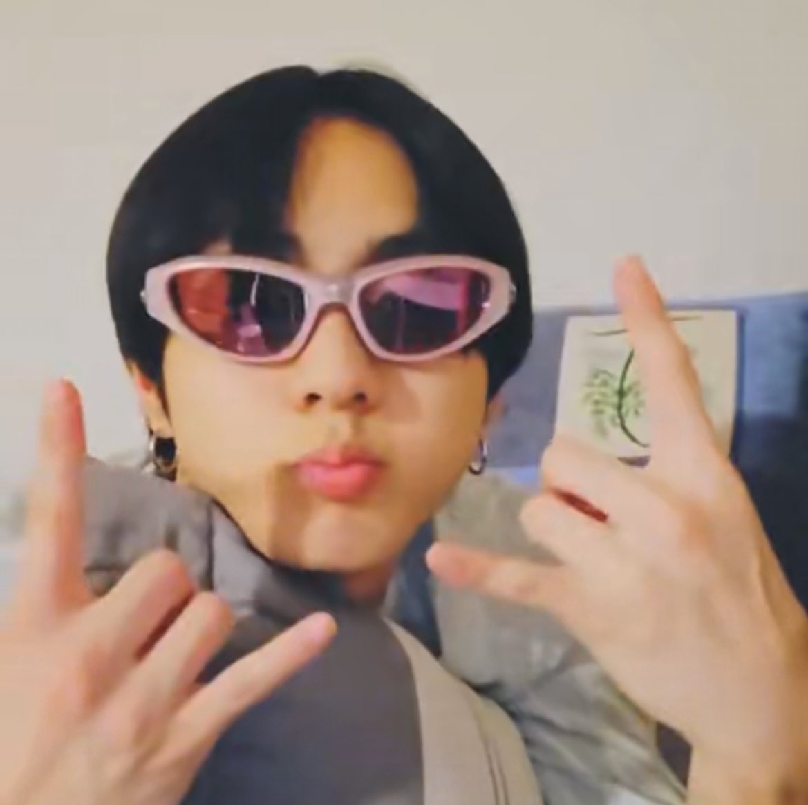 뿌 tweet media