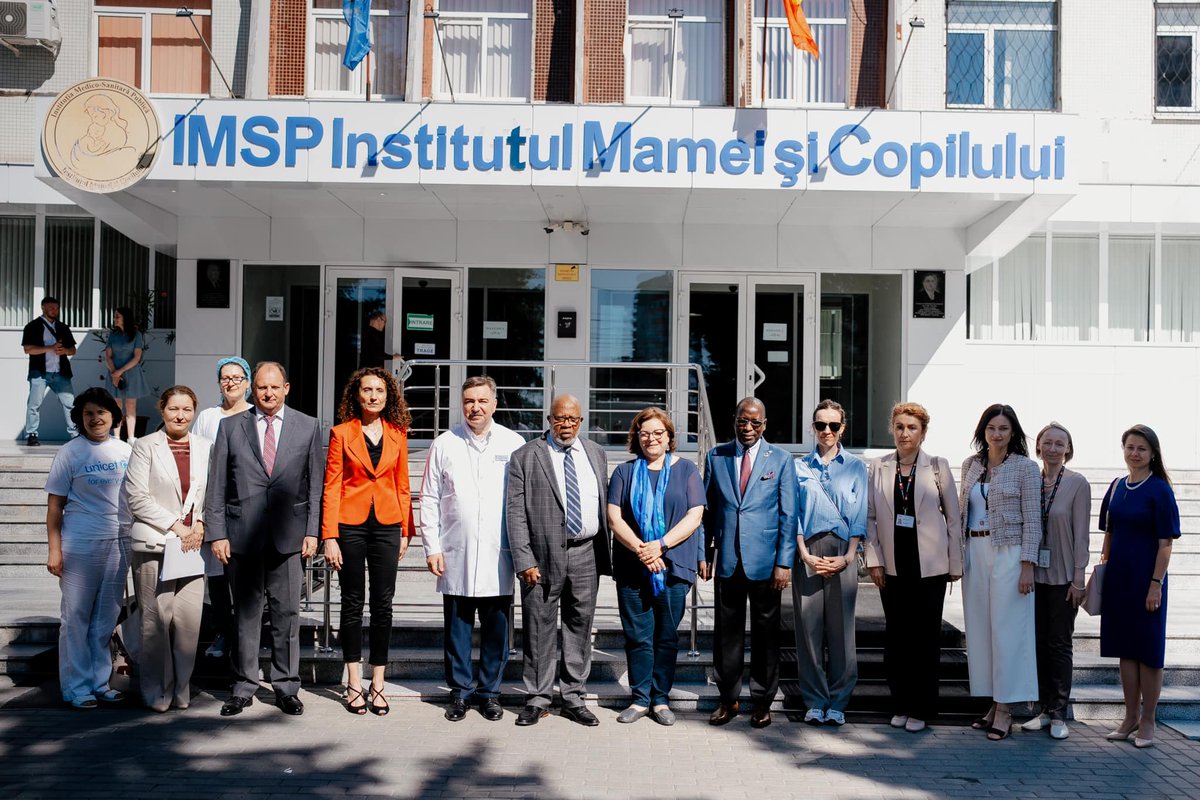 UNFPAMoldova's tweet photo. Today, we were honored to welcome H.E. Dennis Francis, President @UN_PGA to the Mother &amp; Child Institute. 

@UNFPA🇲🇩&amp; @UNMoldova in action to showcase improved access &amp; quality of healthcare services for mothers &amp; newborns, including 🇺🇦#refugees. 

Together we save lives!🧡 https://t.co/Zk9xzBcYVd