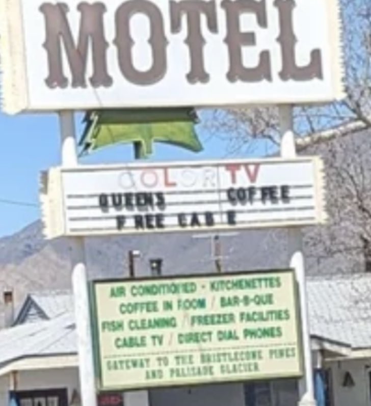 BetterOccupancy's tweet image. Today I saw a group running social media ads for their property that say - 
“You can pay your rent online” 

That was their whole selling point.

It gives me the same vibe as the old time motels that have these signs outside.