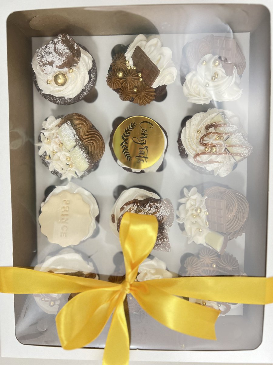 MissPatienceK's tweet photo. Hi guys! I make these cute Cake Bento boxes and cupcakes for 15$ standard box and 20$ for customized toppings. Perfect for gifting your friends and loved ones! Get in touch with me on +263783649895  to place your orders. Thank you https://t.co/DF6i4wKEoN