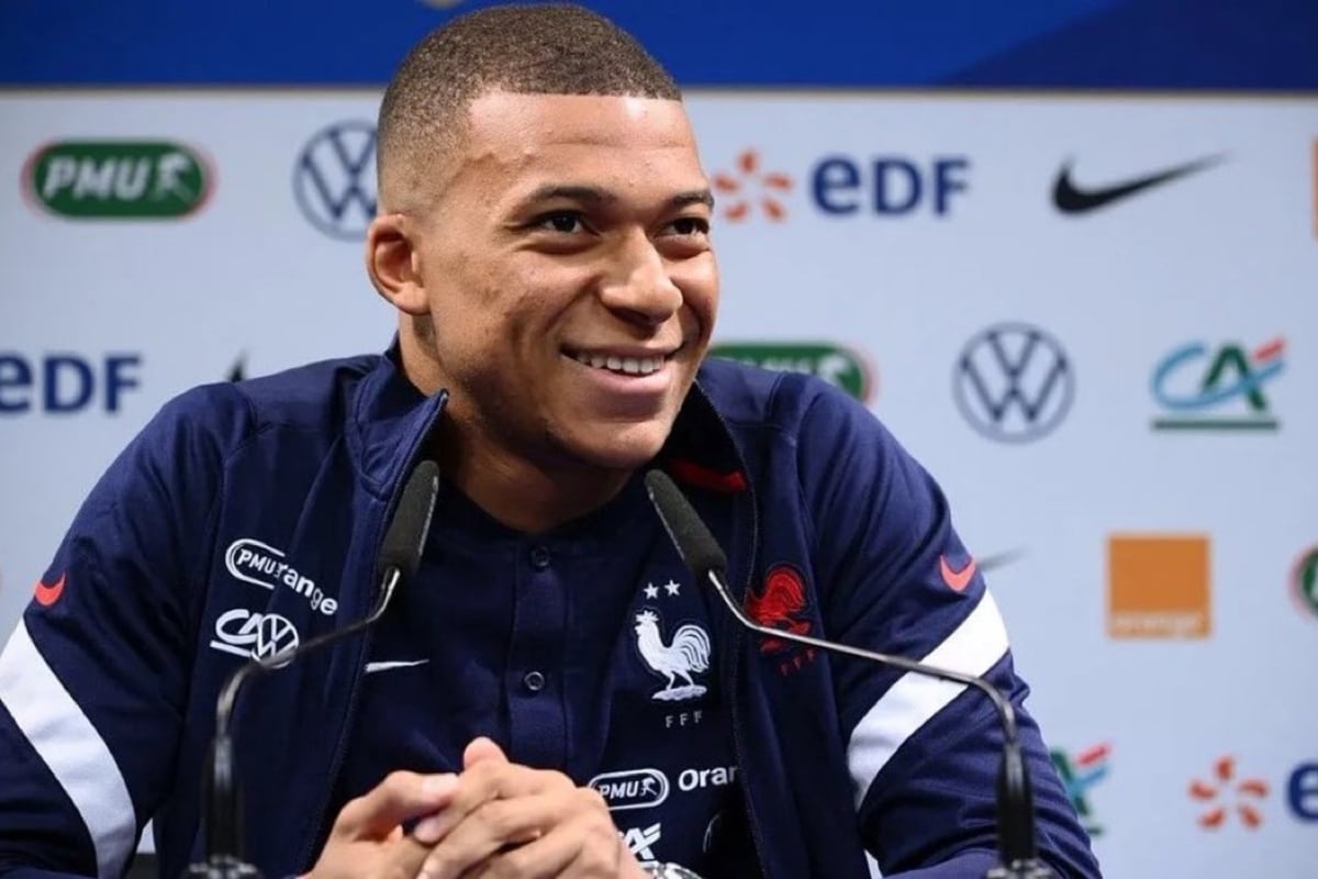Reycholosimeone's tweet photo. Lo mejor que ha hecho Mbappé en esta Eurocopa no ha sido en el terreno de juego. https://t.co/1Wzapsk1DQ