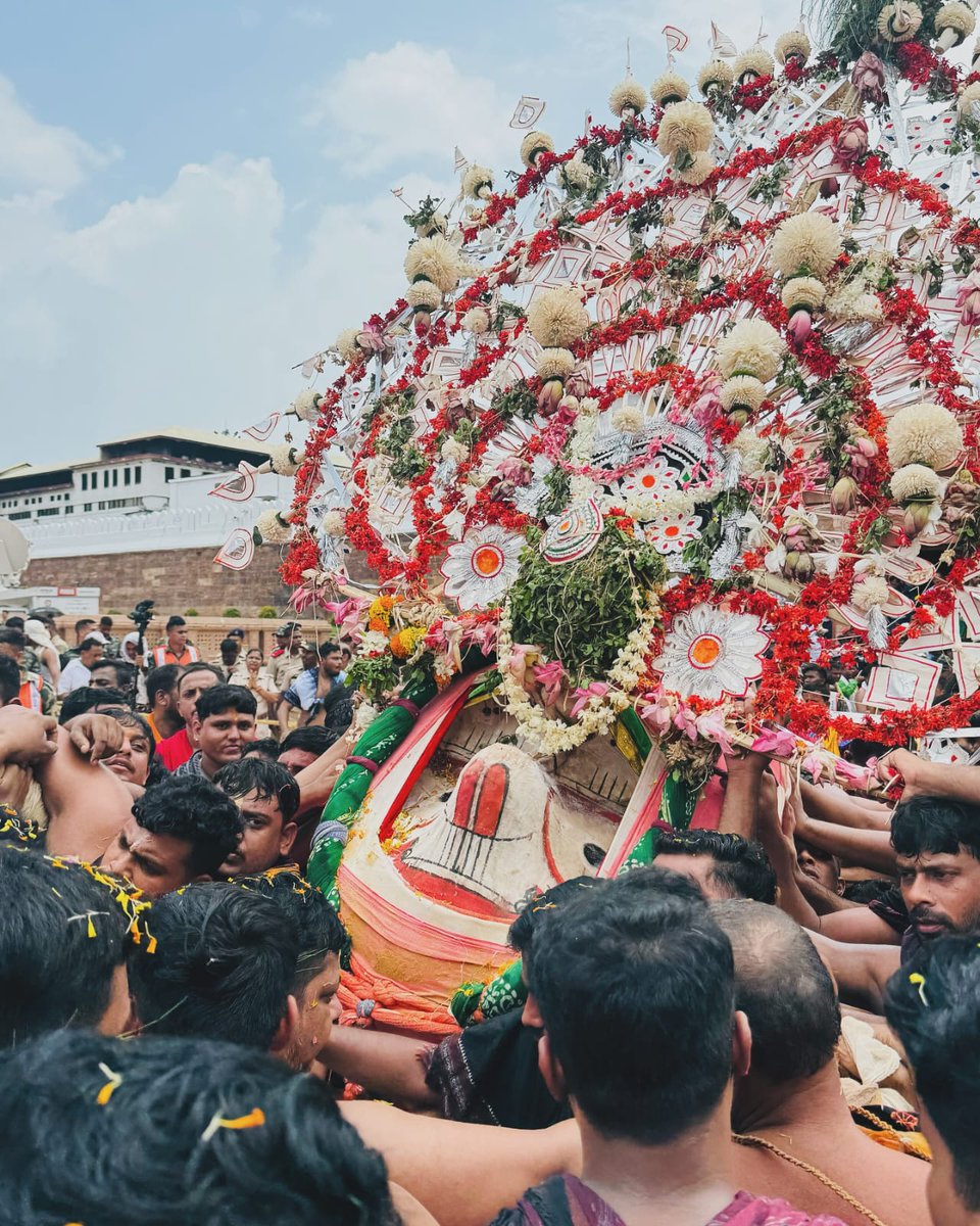MR__Sahu's tweet photo. Happy Rath Yatra! 
May Lord Jagannath's presence in the Rath bring auspiciousness 2ur life &amp; endeavors. 
This year’s Rath Yatra is unique &amp; special as it spans 2days of celebration, a rare occurrence happening after 53 yrs.

Lets have a new beginning &amp; stay blessed
Jai Jagannath https://t.co/j5w8SdR7nn