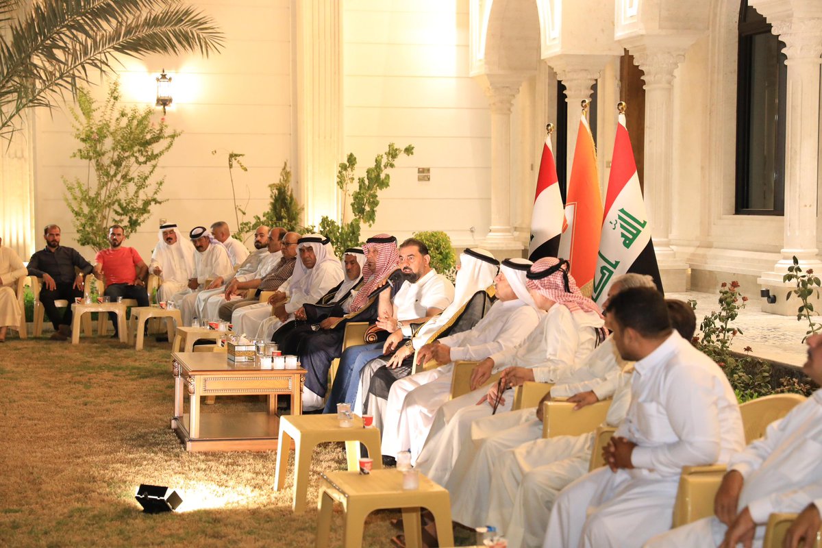 mediaofspeaker's tweet photo. رئيس لجنة النفط والغاز والثروات الطبيعية النيابية والقيادي في حزب تقدم الشيخ @HaibetHamad يلتقي عدد من شيوخ ووجهاء وشباب منطقة النساف؛ للاستماع إلى مطالبهم ومتطلبات مناطقهم، ومناقشة الخطط الكفيلة بتطوير واقعهم الخدمي .. https://t.co/2CnxaX9OLy
