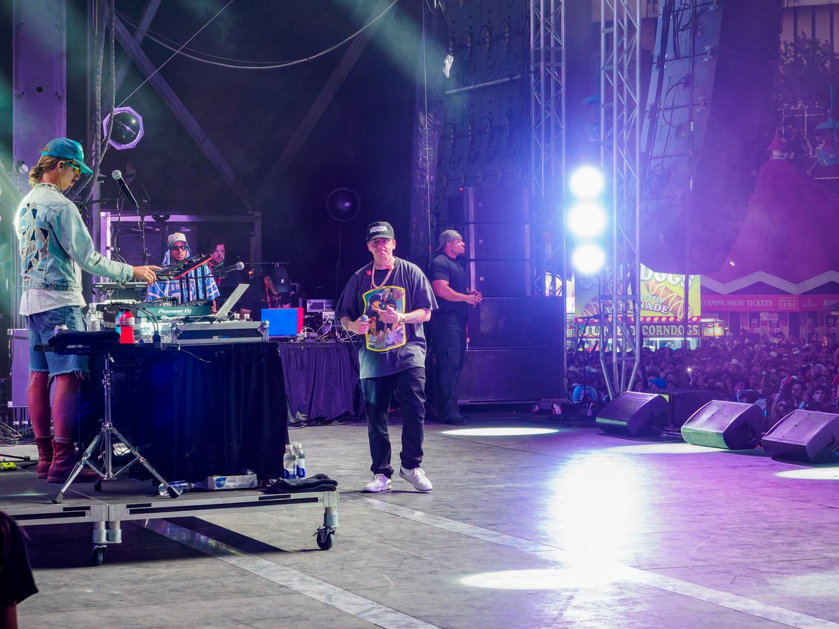 calronan's tweet photo. Fun night with @Logic301
#stampede2024 #calgarystampede #cokestage #yyc https://t.co/Y6i5MdTLoZ