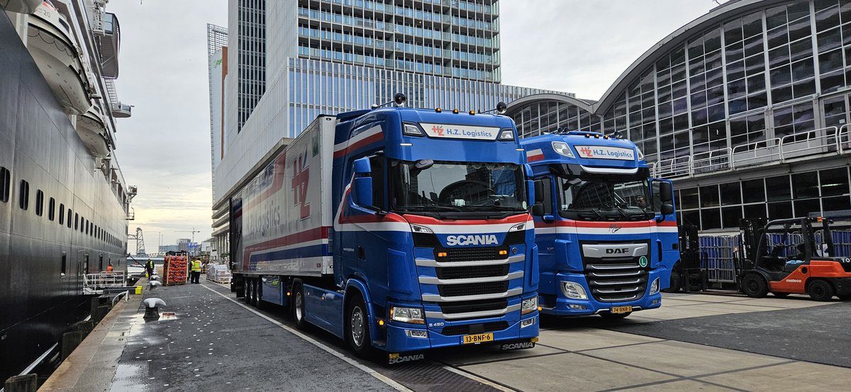 fjv8palice's tweet photo. Lossen Holland Amerika lines Mv Rottterdan https://t.co/eLo64Sa47w