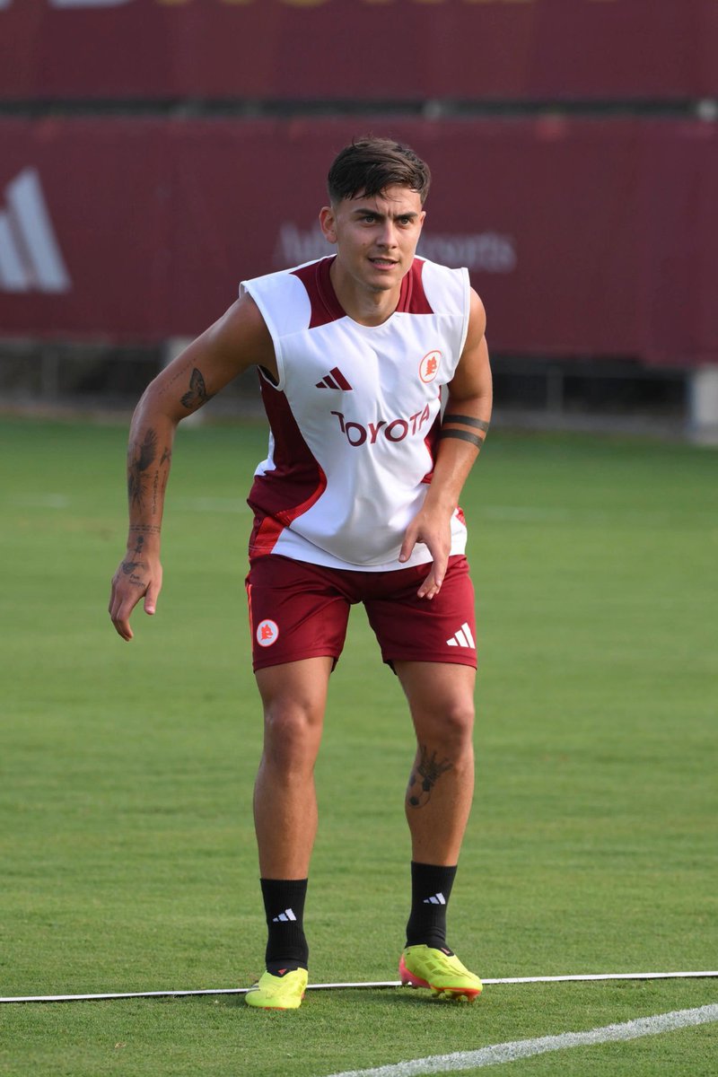 centralpdbr's tweet photo. Roma voltou a treinar🐺 https://t.co/SyrUdTvNF3