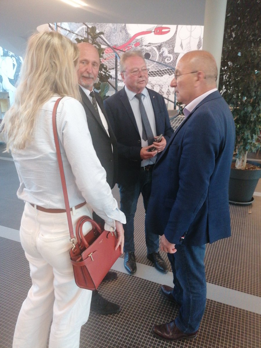 Pascal Markowsky, nouveau député RN de la 4e circonscription de Charente-Maritime vient d'arriver au palais des congrès de Royan