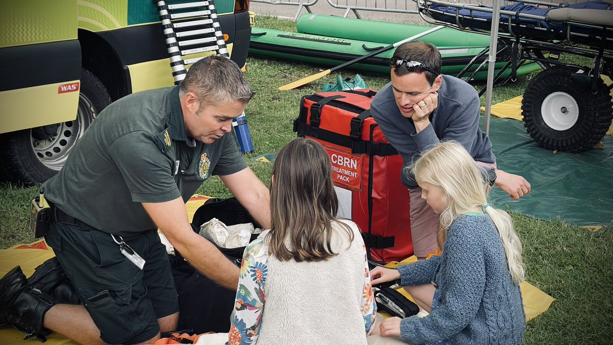 leightontb's tweet photo. 3/3Thrilled to be showcasing some of @WelshAmbulance EMS, UCS, HART capabilities at #999caldicot day. Huge thanks to colleagues giving up their rest days to support @WelshAmbPECI and @CaldicotTT. Thanks to @WALES_HART live team for attending whilst being available to respond 🚑✌🏼 https://t.co/bvkxb3qCEX