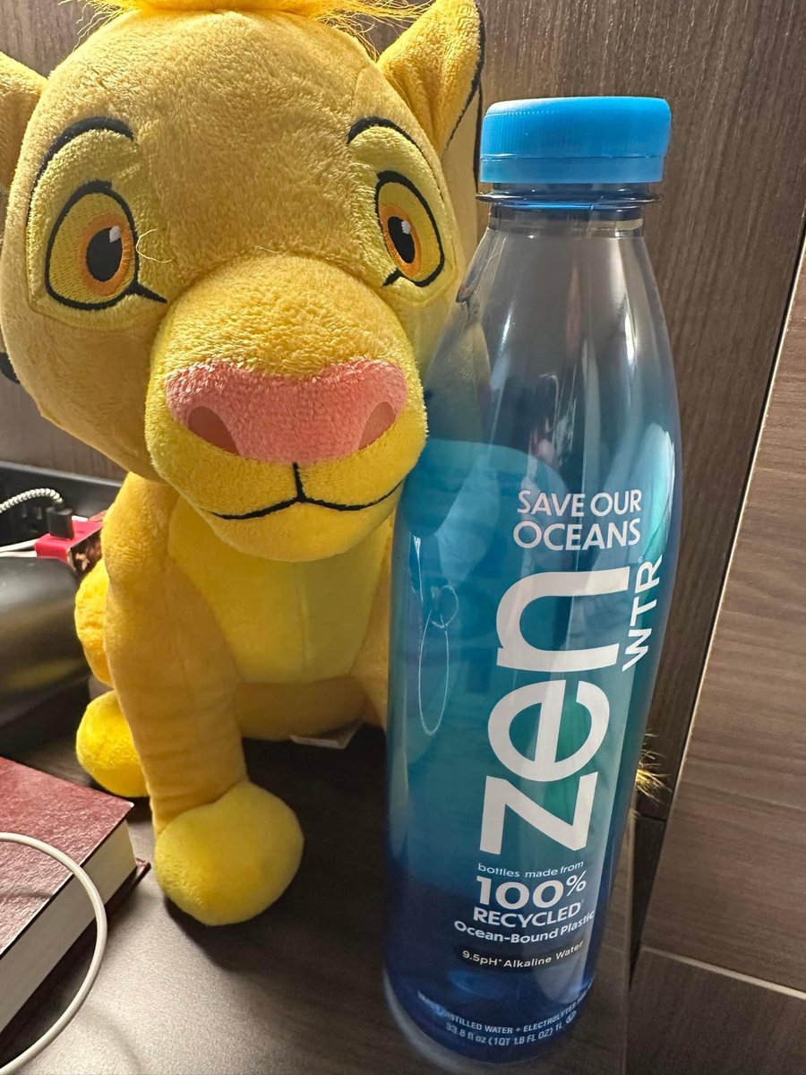 mkclove09's tweet photo. I finally found Zen water @mattrife https://t.co/2wRZ5iQ1Uh