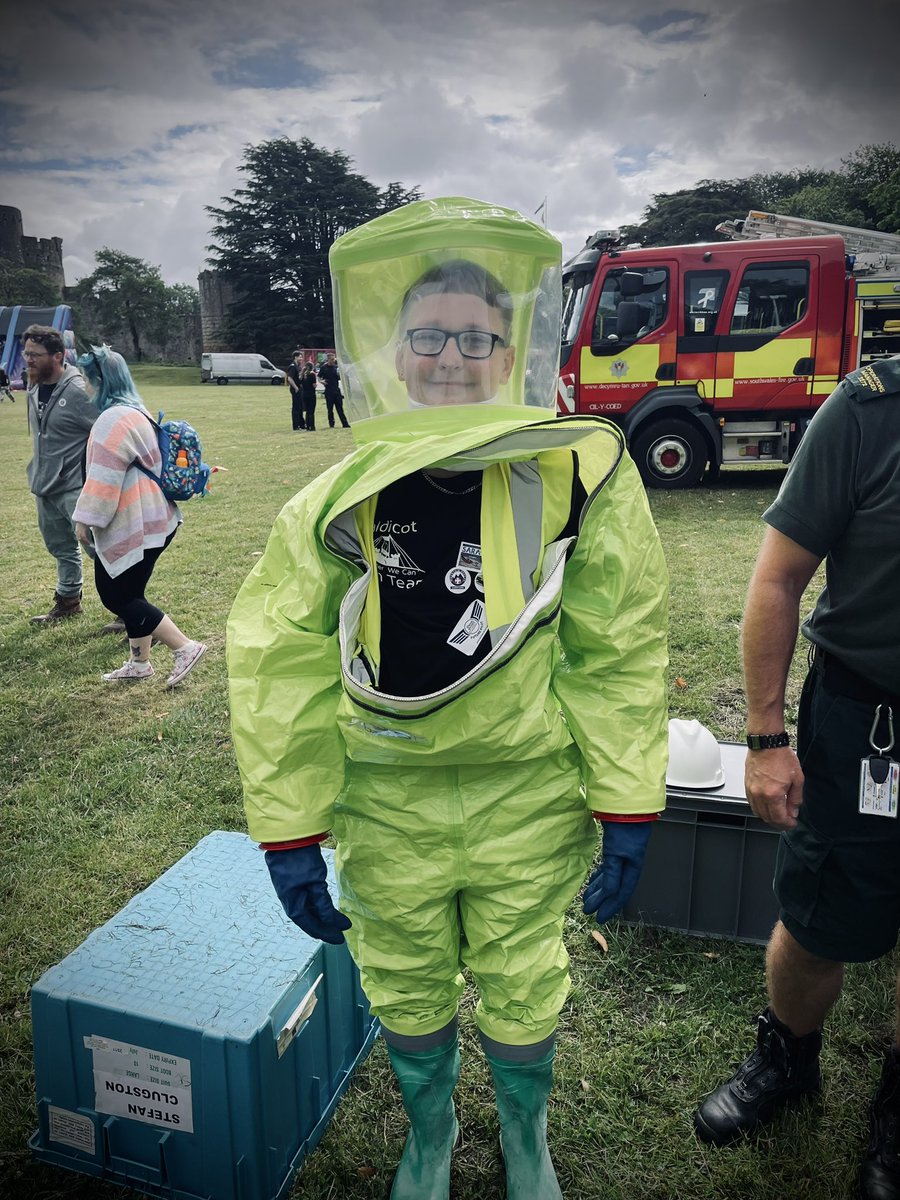 leightontb's tweet photo. 1/3Thrilled to be showcasing some of @WelshAmbulance EMS, UCS, HART capabilities at #999caldicot day. Huge thanks to colleagues giving up their rest days to support @WelshAmbPECI and @CaldicotTT. Thanks to @WALES_HART live team for attending whilst being available to respond 🚑✌🏼 https://t.co/0T3P7zd2A0