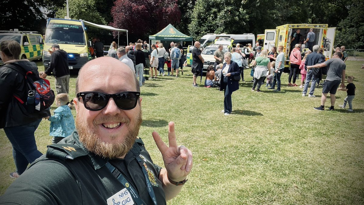 leightontb's tweet photo. 1/3Thrilled to be showcasing some of @WelshAmbulance EMS, UCS, HART capabilities at #999caldicot day. Huge thanks to colleagues giving up their rest days to support @WelshAmbPECI and @CaldicotTT. Thanks to @WALES_HART live team for attending whilst being available to respond 🚑✌🏼 https://t.co/0T3P7zd2A0