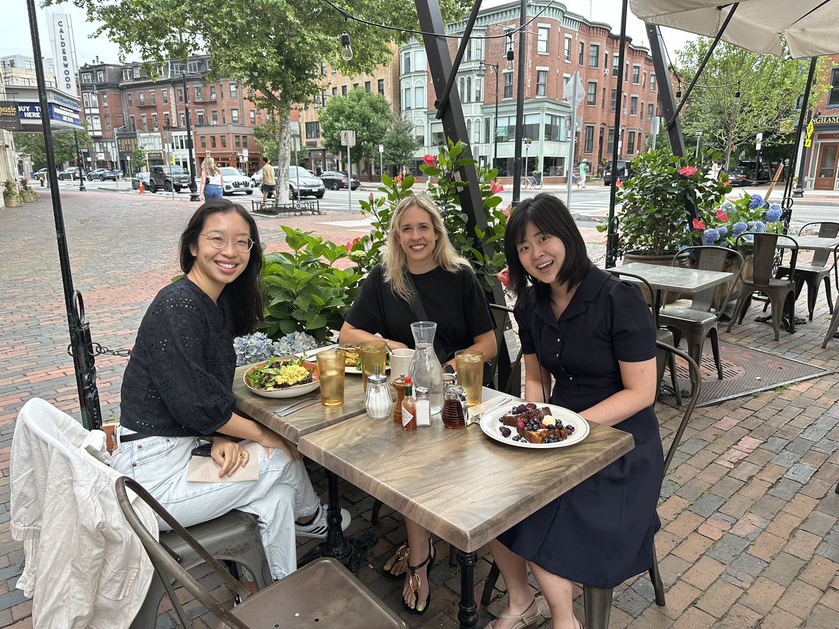 2024 Tufts GI fellows! So excited to have two other women in my fellow class. 💩👩🏻‍⚕️👩🏼‍⚕️👩🏻‍⚕️