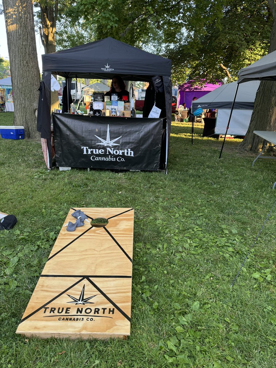 TNCCOntario's tweet photo. Working to break the stigma one event at a time! CK-Ribfest was an amazing time with great food and an amazing community!
#cannabis #CannabisCommunity #cannabisadvertising #cannabisculture #cannabisdaily #cannabisindustry #lightingthewayforward #CannabisReform #CannabisNORMAL #CannabisNORMAL #ribfest