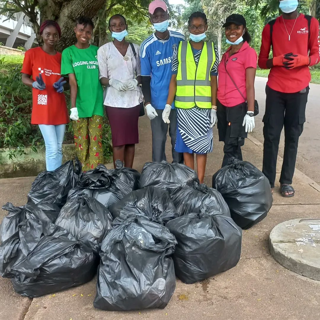 ploggingnigeria's tweet photo. We took it up a notch and in the space of over 3 hours and 5 different routes on OAU campus, we plogged 100 trashbags!!!🤩🤩✨😁
Motherclub for a reason!!
#oauploggas #ThePES100 #wekeepfittokeepclean #ploggingnigeriacluboau #plogging #oau #comeonploggas #ploggingnigeriaoau https://t.co/5u8JOtawmz