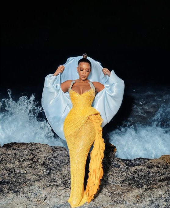 FromMomsHeart's tweet image. F1: Joyous celebration 
F2: Accompanying her newly wed friend emzimi
F3: “that bed sheet would be a nice add on” 
F4: Kingsley “sprite” flavour advert 
#Durbanjuly2024 
#DurbanJulyWeekend 
Tirelo