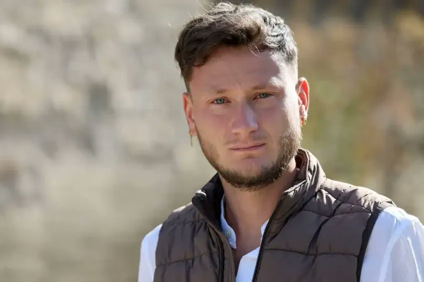 VIEUILLEJCharle's tweet image. Bravo #Macron, vous avez fait élire #RaphaëlArnault.
Un #FichéS rentre à l&apos;Assemblée Nationale👏👏👏👏
Quelle honte