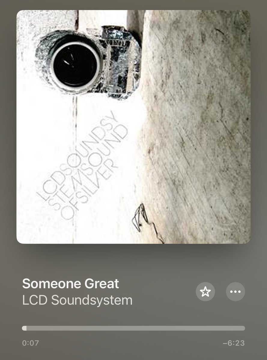 nunca nadie describió la pérdida de alguien cercano, lo efímero de la vida y lo insignificante que somos en este mundo, de una manera tan bella y ecuánime.
WE'RE SAVED… FOR THE MOMENT