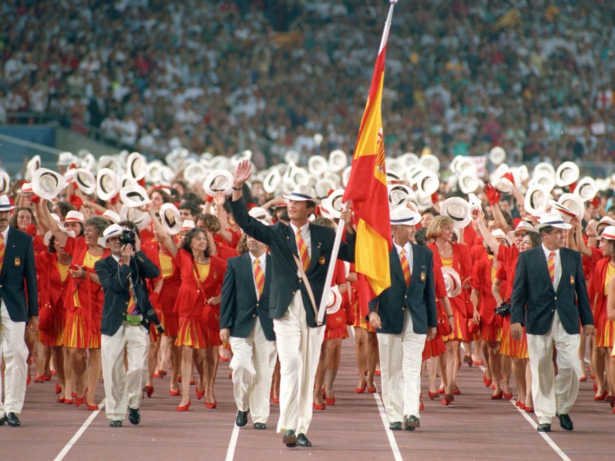 ¡RÉCORD CLASIFICADOS JJOO!
¡MÁS MUJERES QUE HOMBRES!

🇪🇸 𝟯𝟴𝟮 DEPORTISTAS · #Paris2024 · HISTÓRICA MAYORÍA FEMENINA · 192 MUJERES · 190 HOMBRES

🇪🇸 𝟰𝟮𝟮 DEPORTISTAS · Barcelona 1992 · Muchas invitaciones

🇪🇸 𝟯𝟮𝟭 DEPORTISTAS · TOPE PREVIO · Sídney 2000 · Tokio 2020