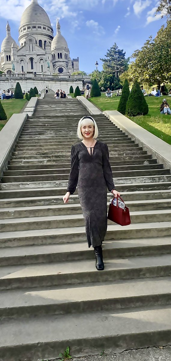 ScarlettSkye_X's tweet photo. A very lucky girl to call France my home for a little while now.!!! VIVE LA FRANCE TOUJOURS!! 🇫🇷🇫🇷
#scarlettskye #france #paris #montmartre #flowers #garden #SacréCœur #Spirit #theforce #energy #positive #singer #artist #musicians #EuropeNews #special #Trending #x #kisses https://t.co/fVP00u1VzK