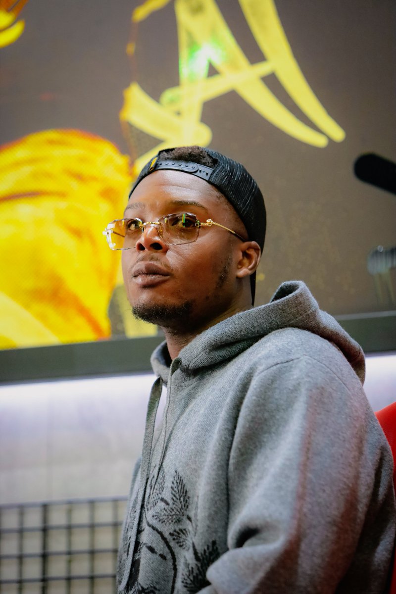 sgrnp_'s tweet photo. Inauguration du @jefeburger de @ninhosdt à Lille 📸🍔

#ninho #ninhosdt #inauguration #restaurant #burger #lille #canon #photographer https://t.co/L81s9V9xNn