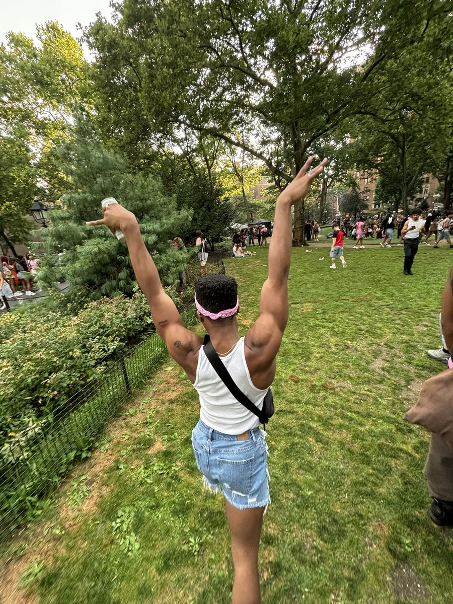 roddthompson's tweet photo. Pride 🏳️‍🌈 https://t.co/nkNLZJssYo