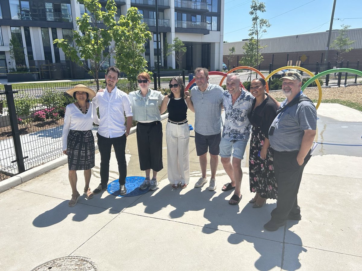 A brand new park is open near Kipling and The Queensway in Etobicoke.

It was lovely to join Deputy Mayor <a href="/CllrAmberMorley/">Amber Morley</a>, <a href="/j_maloney/">James Maloney 🇨🇦🇺🇦🇨🇦</a> and the community on a beautiful Sunday to celebrate this new community space at Senator Marian Maloney Park.