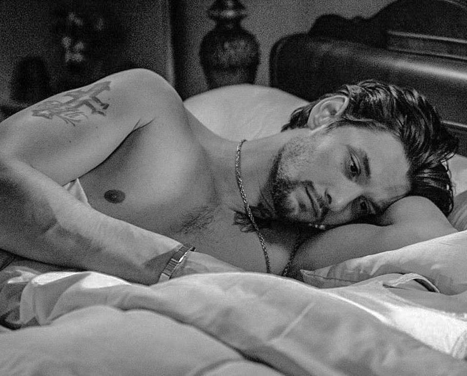 LincolnNorrey's tweet photo. #SeductiveSunday https://t.co/NQRL2ELe9T