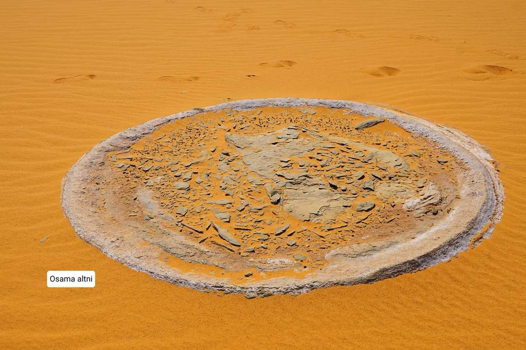 osamathini's tweet photo. ما سر هذه #الدوائر ⚪ الغامضة في #الصحراء_الليبية ..🌵!
مايقارب 25 دائرة منتشرة في هذه البقعة #صحراء_ليبيا 🇱🇾
#What_secret #mysterious #circles #Libyan_desert #Approximately 25!#Desert_secrets #Desert_ambassador #Tourism_in_Libya #Libyan_tourism #Libyan_antiquities #wan_tkufi https://t.co/5cBVtmfHiN