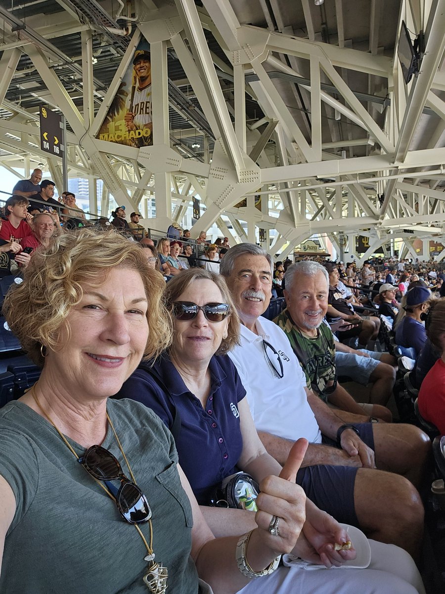 PackagingChic's tweet photo. Beautiful Military Sunday afternoon game in San Diego! Lets go Padres!

#ForTheFaithful https://t.co/aTf9Lm25e3