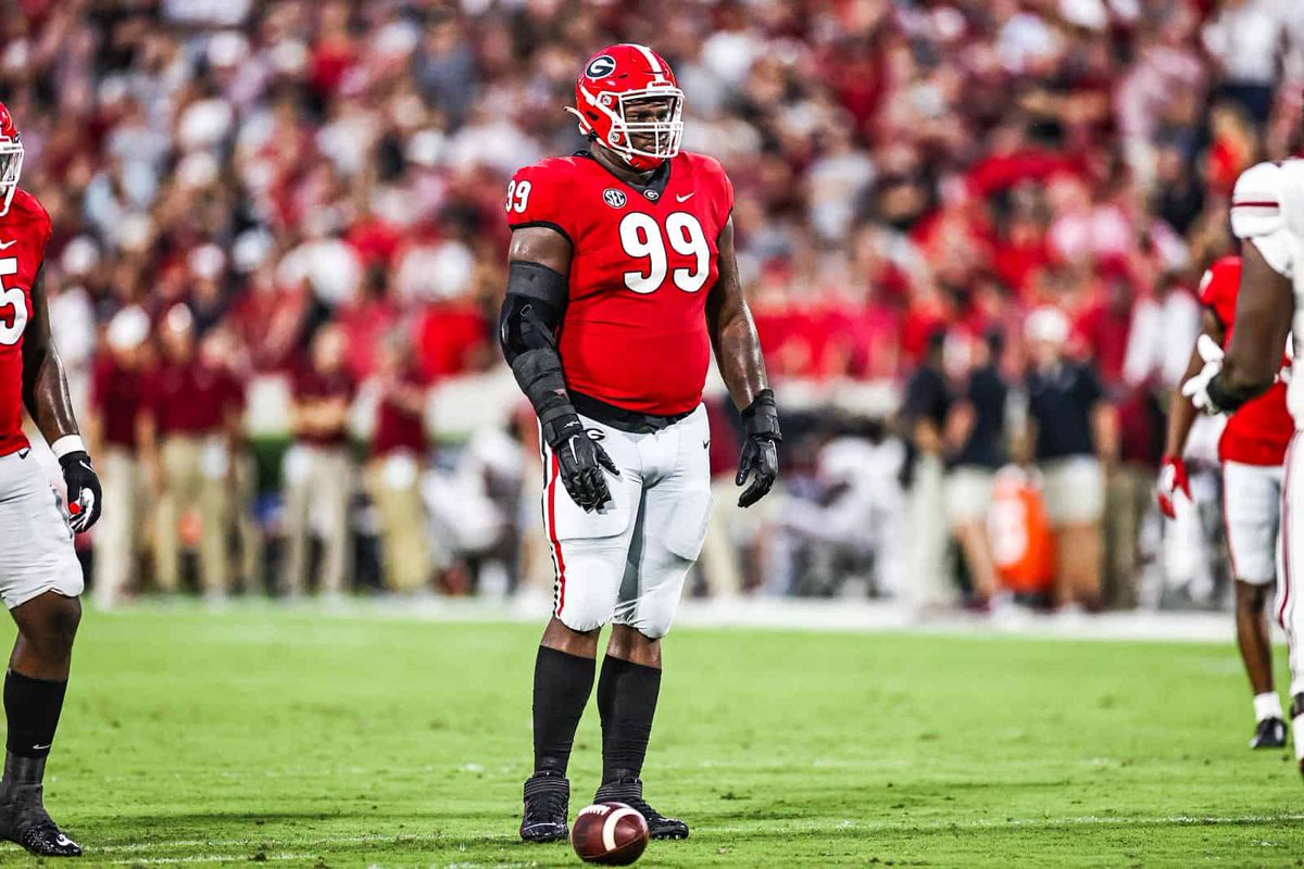 _Caleb_Williams's tweet photo. After a talk with @Coach_TRob im blessed to have a offer to UGA #Godawgs 
@MHS_Warriors_FB https://t.co/xj2VWH0Ld1