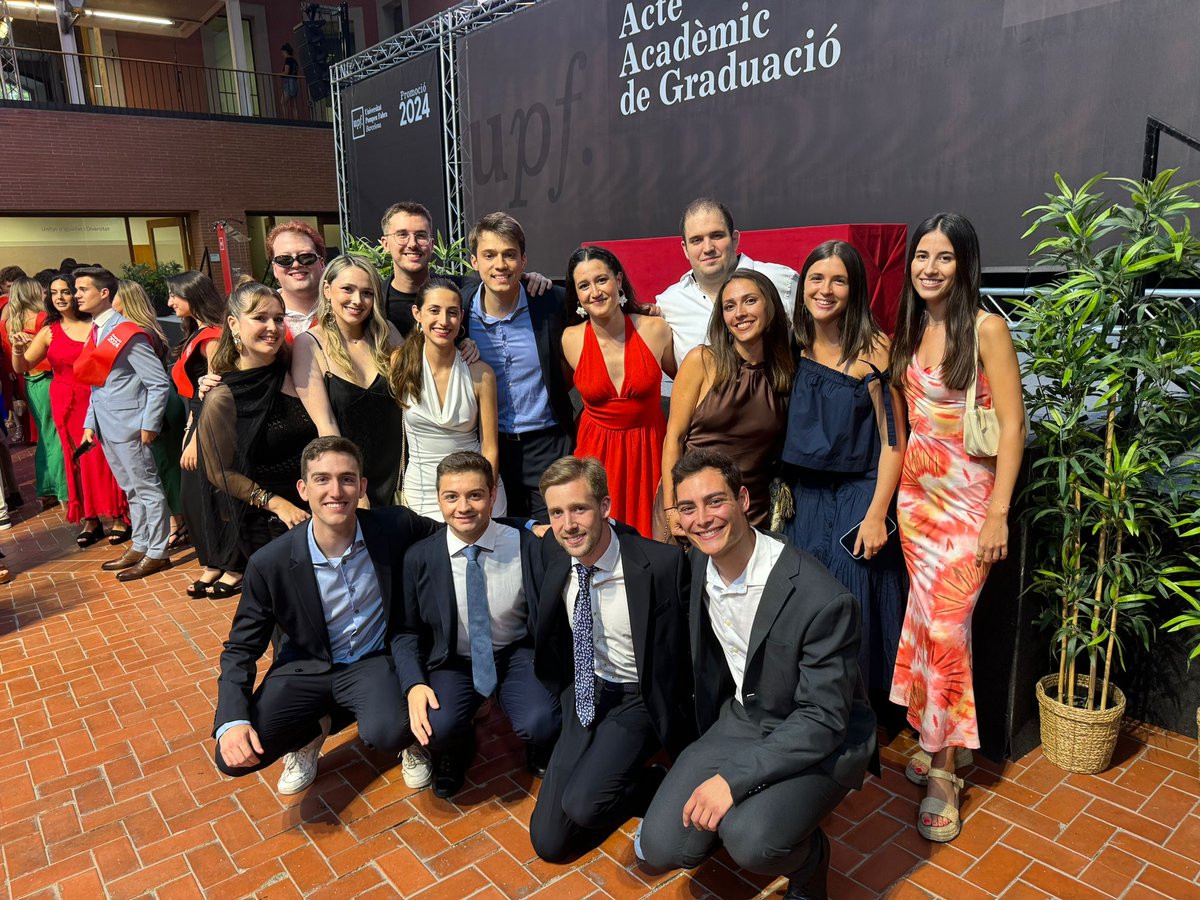 bertaposas's tweet photo. Al final ens n'hem sortit! Ja som politòlogues✨ https://t.co/Tqz1636GgJ