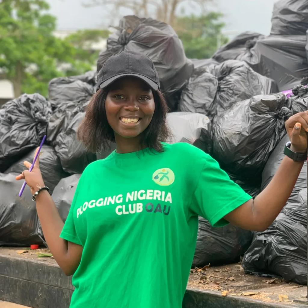 ploggingnigeria's tweet photo. #oauploggas #ThePES100 #wekeepfittokeepclean #ploggingnigeriacluboau #plogging #oau #comeonploggas #ploggingnigeriaoau #fitpeopleincleancommunities https://t.co/5zqs6Yt6Is