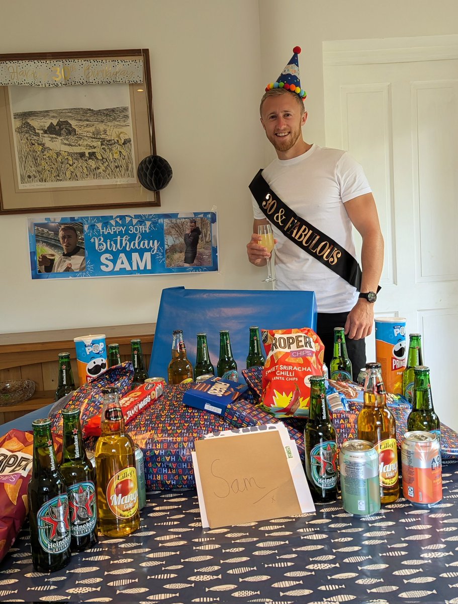 Happy 30th <a href="/MrQuickPE/">Sam Quick -PE</a> 🎂🎈 💕