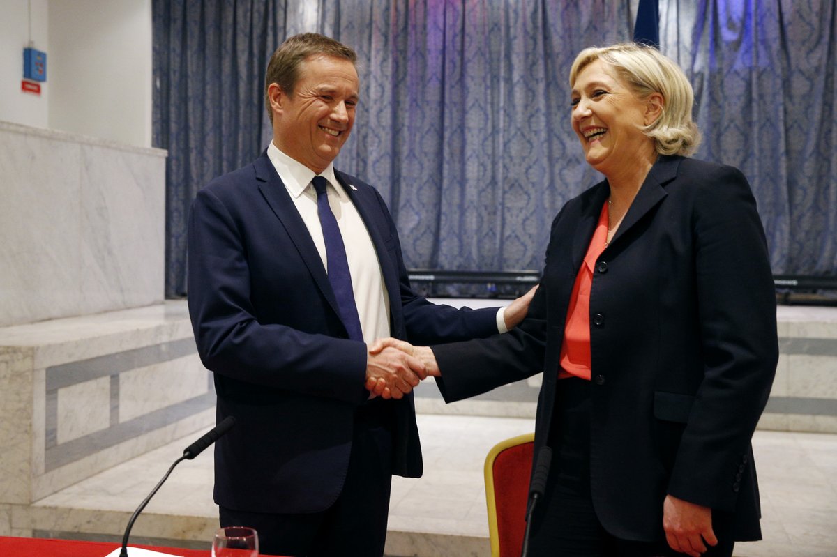 La carrière de Ducon-Teigneux : 
- pas président de la République
- pas Premier ministre de Le Pen
- plus député
- égérie des Gilets jaunes
- totalement complotiste. 
#DupontAignan