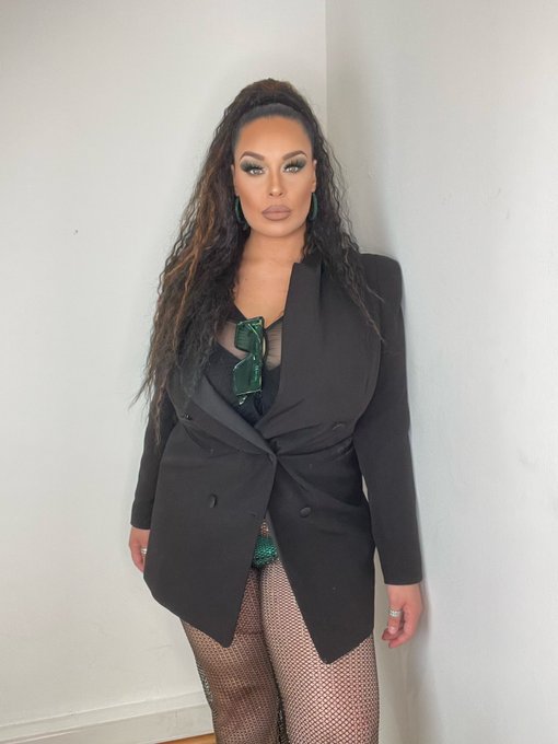 2 pic. Can I be your new friend? https://t.co/WyilAUXsAs
