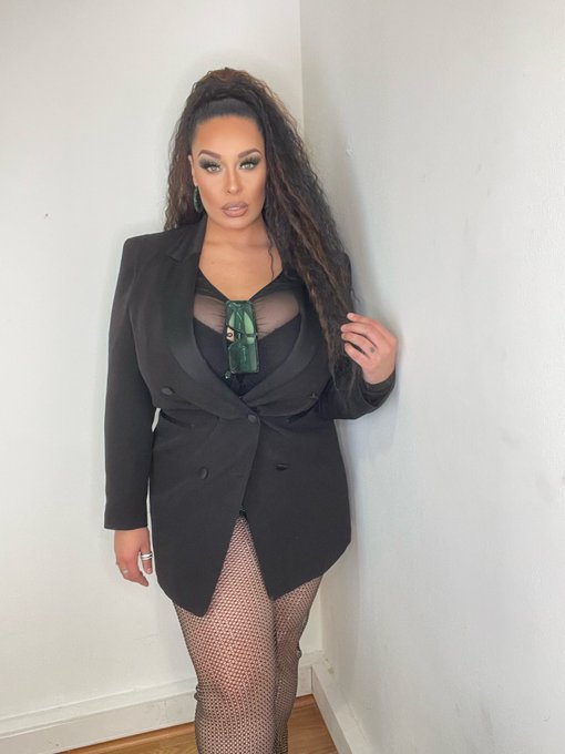 1 pic. Can I be your new friend? https://t.co/WyilAUXsAs
