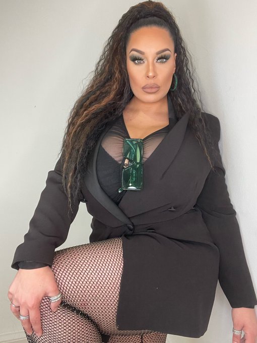 3 pic. Can I be your new friend? https://t.co/WyilAUXsAs