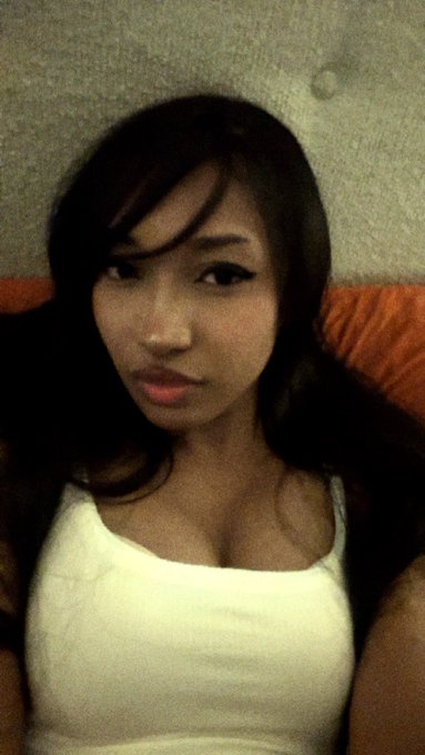 my favorite makeup is s-x afterglow https://t.co/f4CLrQzeQO