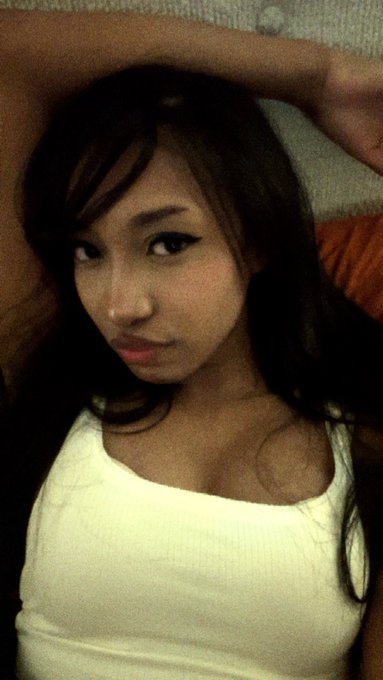 my favorite makeup is s-x afterglow https://t.co/f4CLrQzeQO