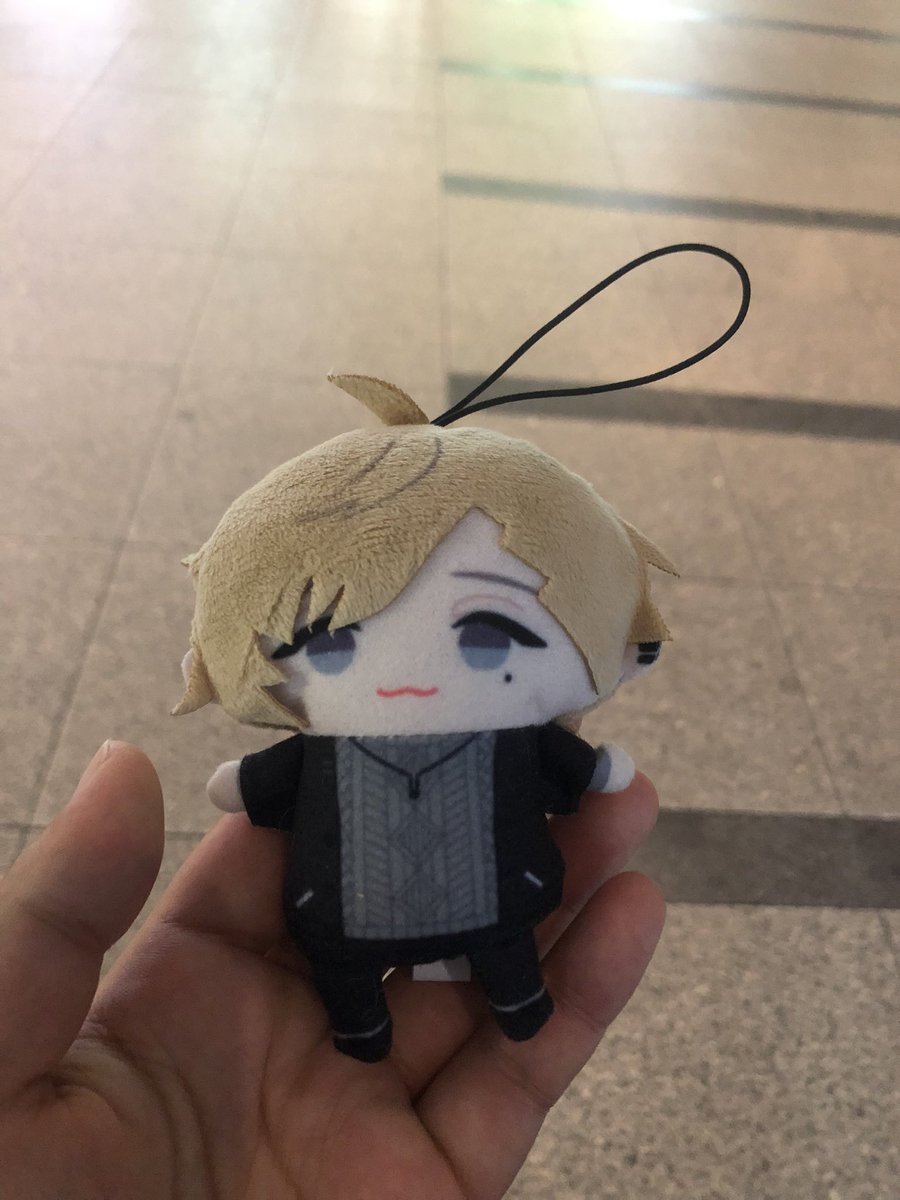 amane_4025's tweet photo. 2024/7/8に博多駅博多口にて
にじさんじの叶のにじぱぺっと拾いました。
駅員さんに預けてます。
たぶん、誕生日のポスター取りに来た帰りに落とされたんだと思います。
持ち主さんのところに帰れますように…
 #拡散希望 https://t.co/0Dx6BIzEZa