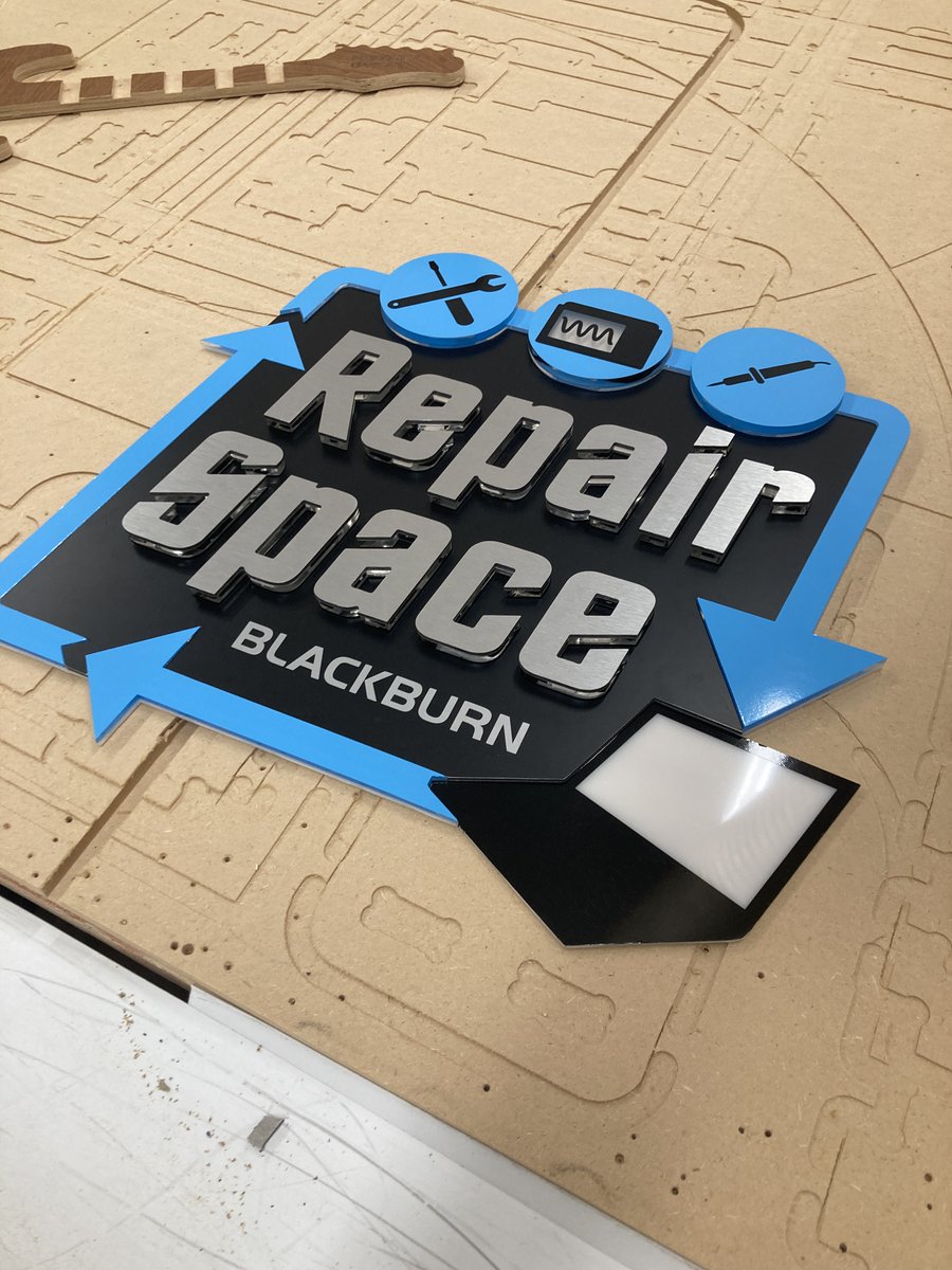 _MichaelStead's tweet photo. Privilege to be in @TheMakingRooms @T_Mac_P's team @festofmaking #Blackburn this wkend. Amazing creative community. Buzzing from our #AHRC #GenerationFix RePlay workshop @YouthZoneDarwen #RepairSpaceBlackburn #socialinnovation #sustainablefutures #designresearch @ImaginationLanc https://t.co/UukfjM32ZS