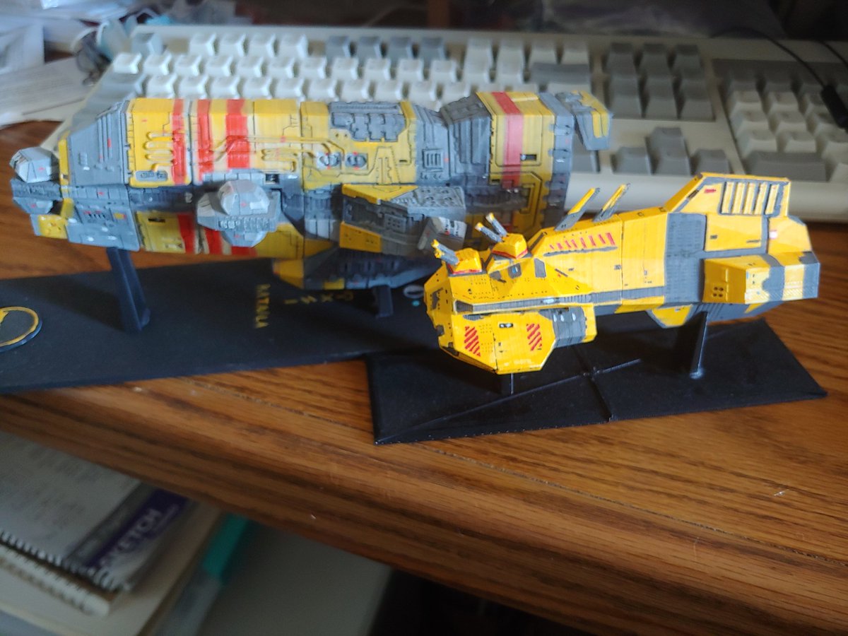 Norsehound's tweet image. Now I'm going to make a post with a compelling case of why whoever has the #Homeworld license now must find a way to give us ship miniatures.

These are all mine.