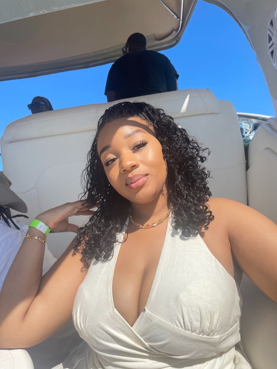 folashhh's tweet photo. Grateful ✨ https://t.co/wBuAnsvBmI