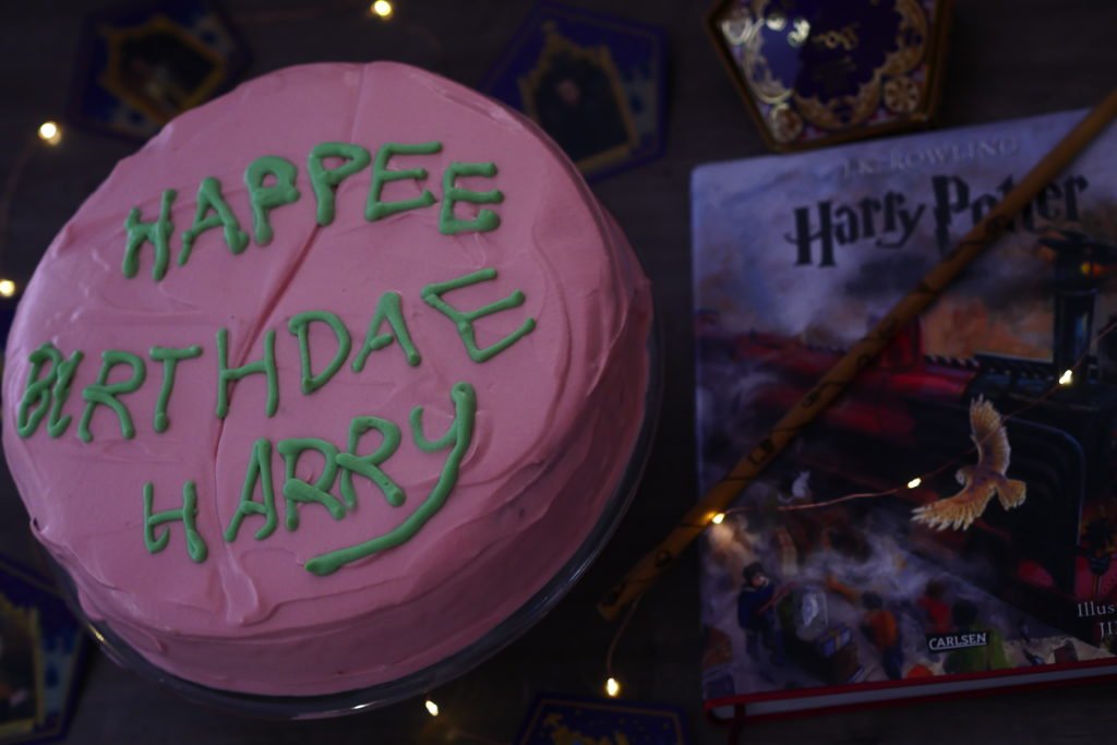 1Utini's tweet image. Happee Birthdae Lbh - auch wenn ich es heute nicht geschafft habe abends mit zu backen 💛 danke für die wundervollen Zeit 
#10JahreLBH