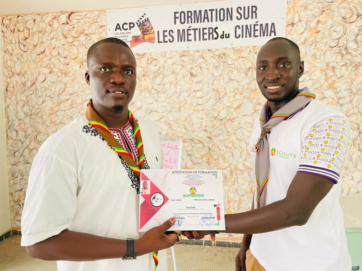 En images, la cérémonie de  remise des diplômes marquant la fin de la Formation.
Nous tenons à féliciter tous les participants et par la même occasion, remercier Universal security pour la collaboration.
#scouts #secourisme #sécurité #sécuritéincendie