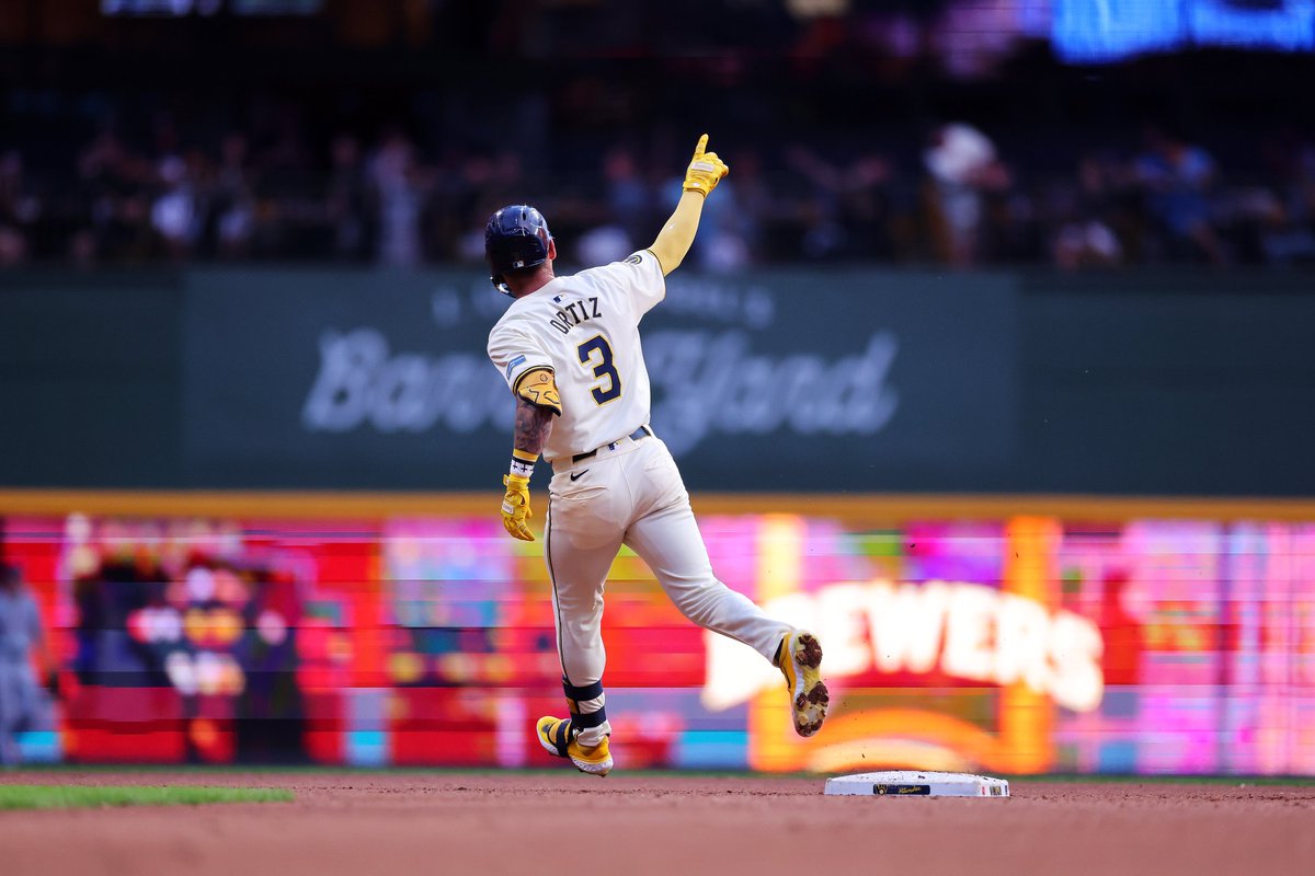 Brewers's tweet photo. They deserved better.

Sound off, Brewers fans https://t.co/mjdSy1fzM3