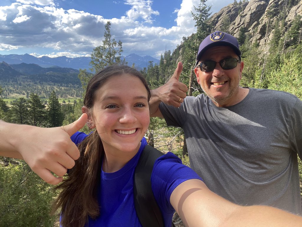 evelynwozniak28's tweet photo. Had the best time competing at @BoulderIDT with my @jerseykod teammates💚💙 Nothing better than the Colorado scenery!🏔️ @StagsSoftball @julieannsb https://t.co/eUyBHUV30s